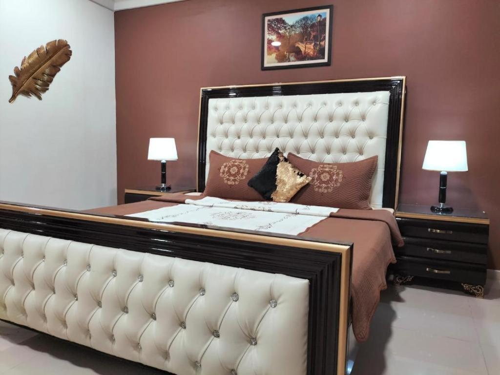 Royal Galaxy Hotel & Residence - Near Islamabad International Airport & Motorway エクステリア 写真