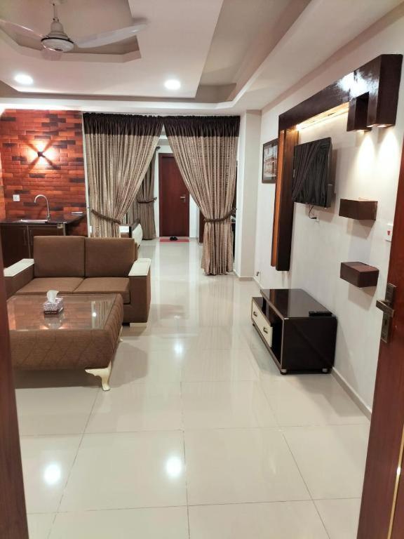 Royal Galaxy Hotel & Residence - Near Islamabad International Airport & Motorway エクステリア 写真
