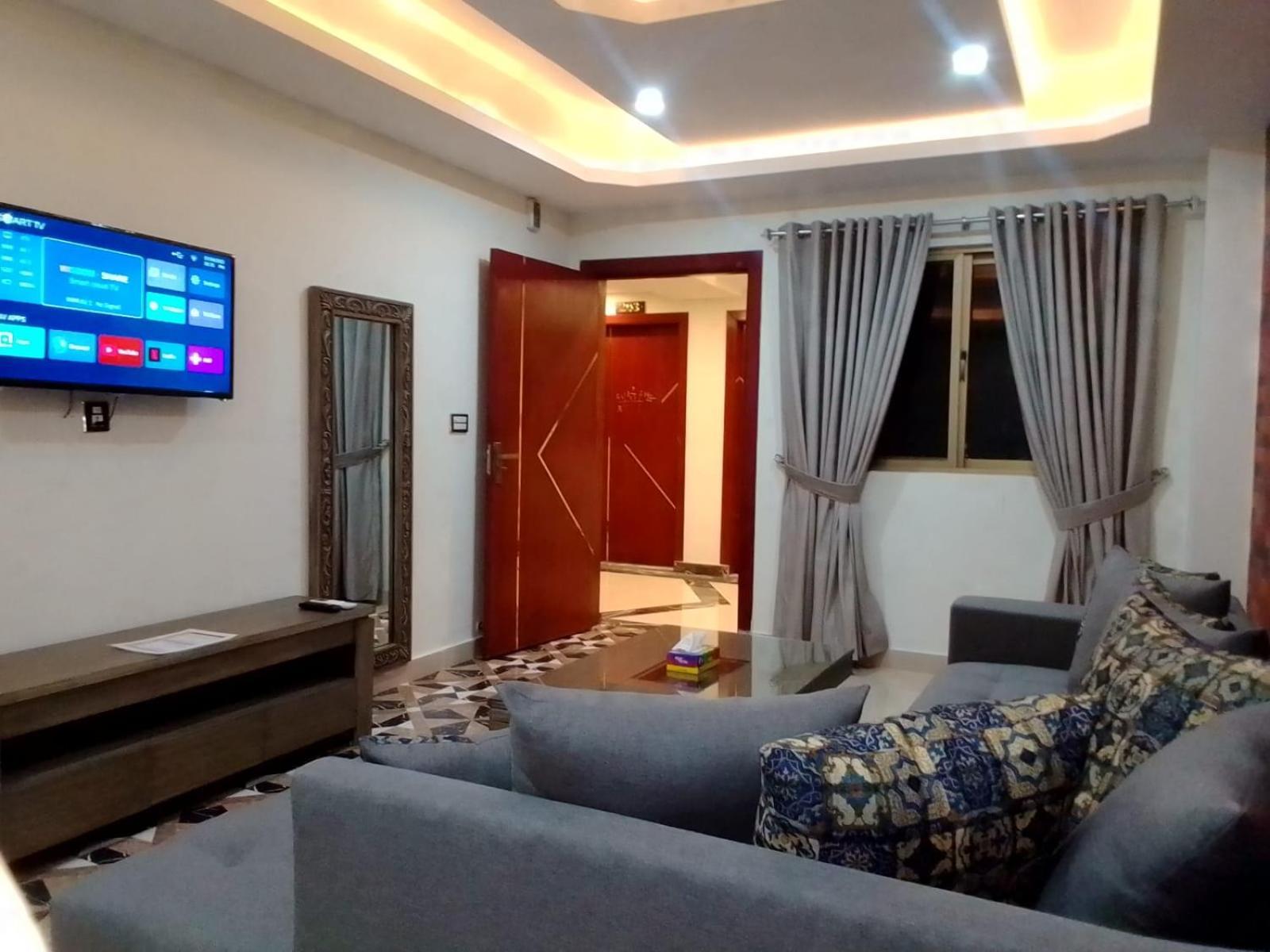Royal Galaxy Hotel & Residence - Near Islamabad International Airport & Motorway エクステリア 写真