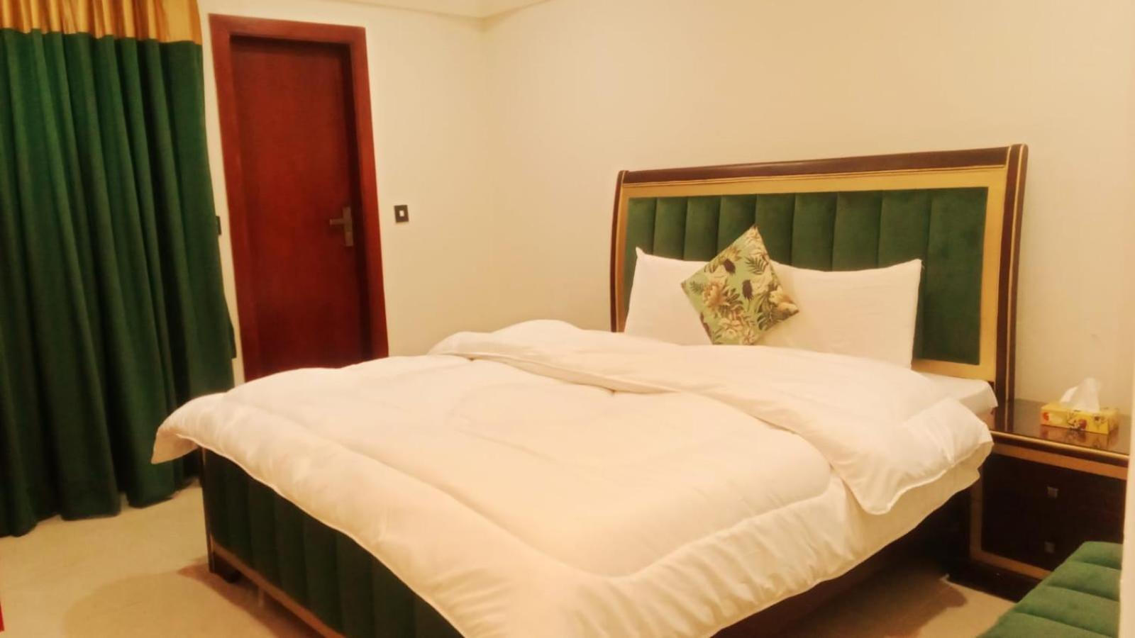 Royal Galaxy Hotel & Residence - Near Islamabad International Airport & Motorway エクステリア 写真