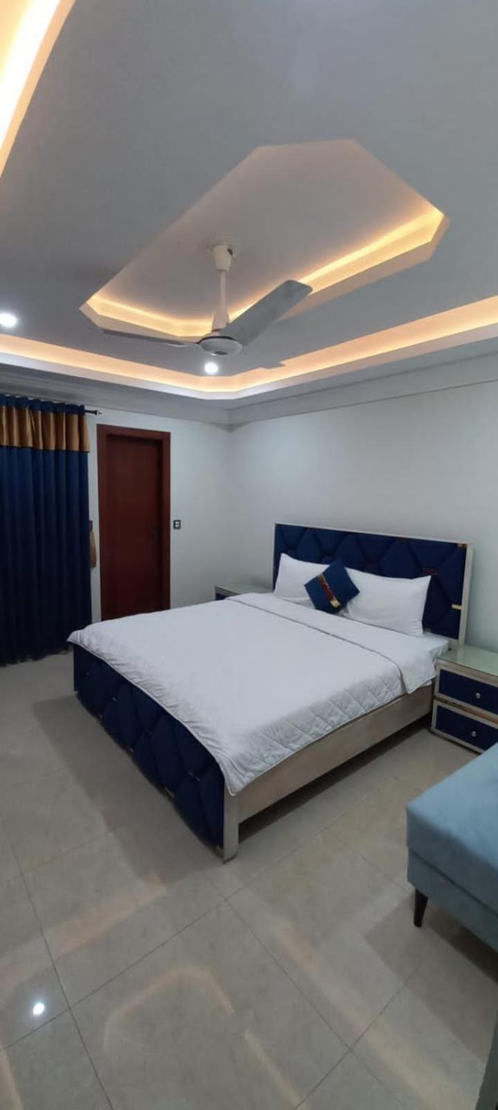 Royal Galaxy Hotel & Residence - Near Islamabad International Airport & Motorway エクステリア 写真