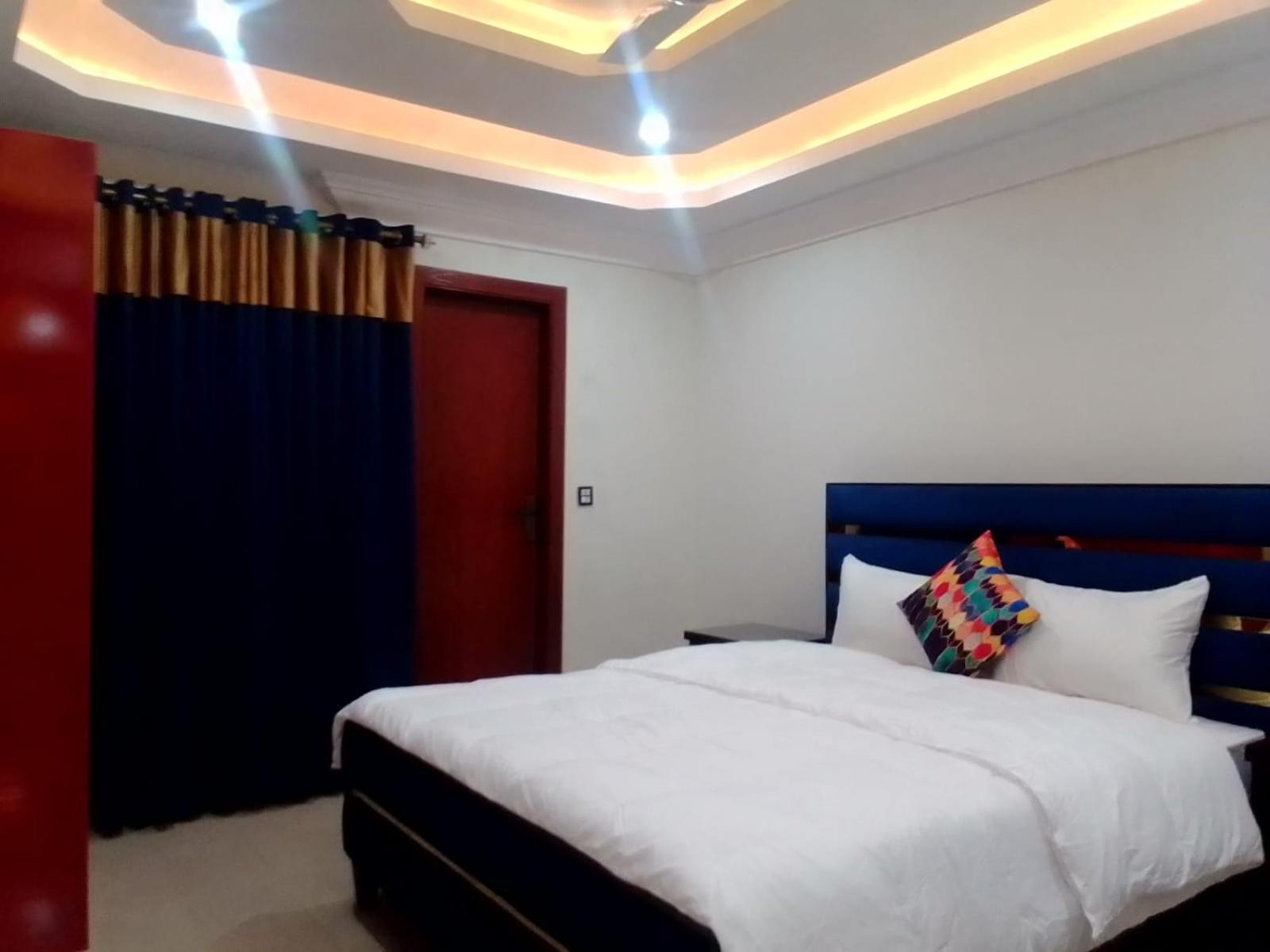 Royal Galaxy Hotel & Residence - Near Islamabad International Airport & Motorway エクステリア 写真