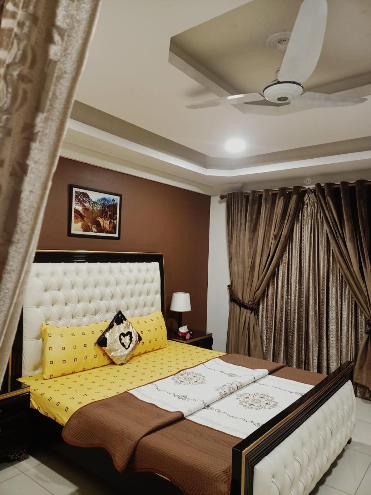 Royal Galaxy Hotel & Residence - Near Islamabad International Airport & Motorway エクステリア 写真