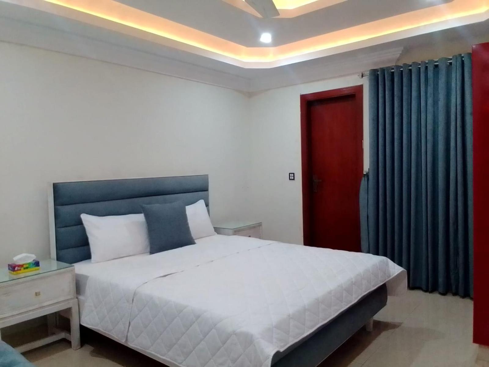 Royal Galaxy Hotel & Residence - Near Islamabad International Airport & Motorway エクステリア 写真