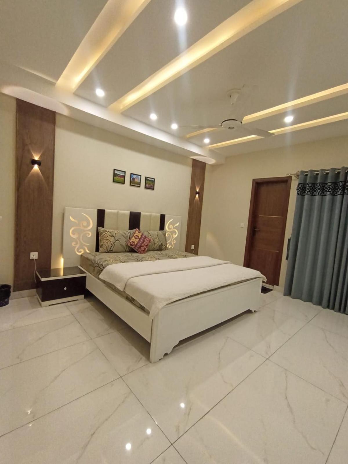 Royal Galaxy Hotel & Residence - Near Islamabad International Airport & Motorway エクステリア 写真