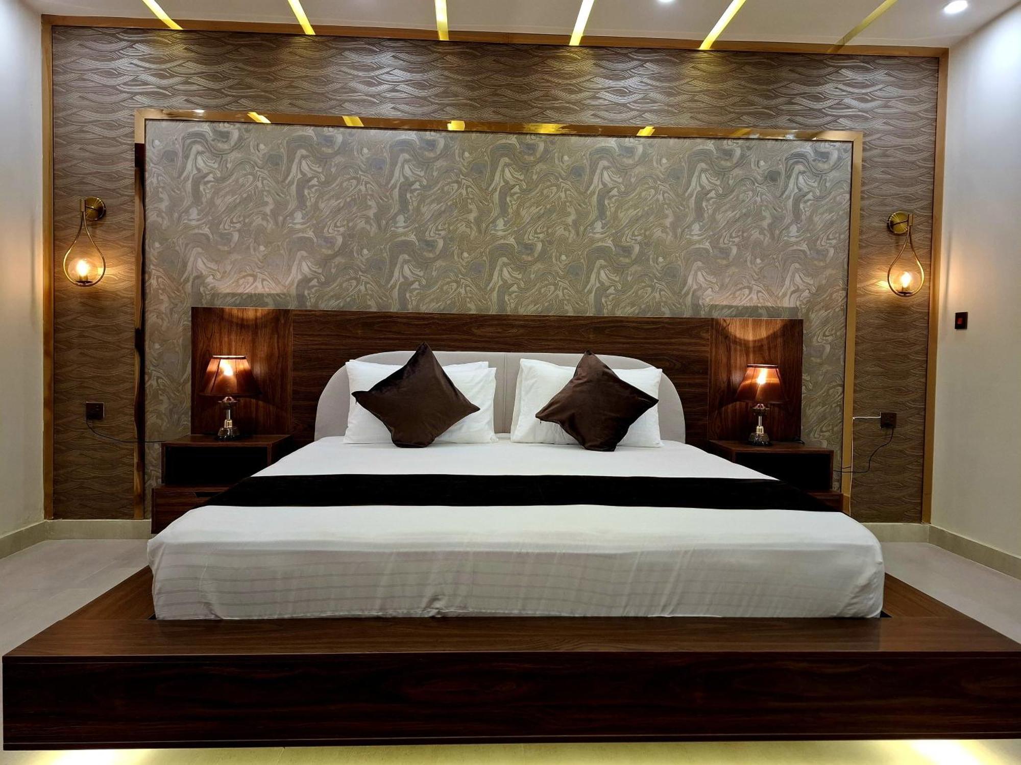 Royal Galaxy Hotel & Residence - Near Islamabad International Airport & Motorway エクステリア 写真