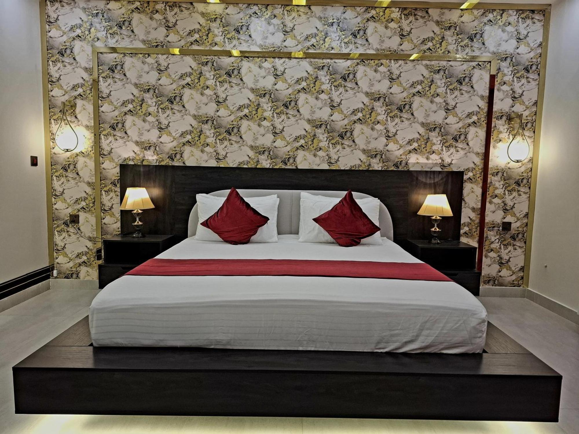 Royal Galaxy Hotel & Residence - Near Islamabad International Airport & Motorway エクステリア 写真