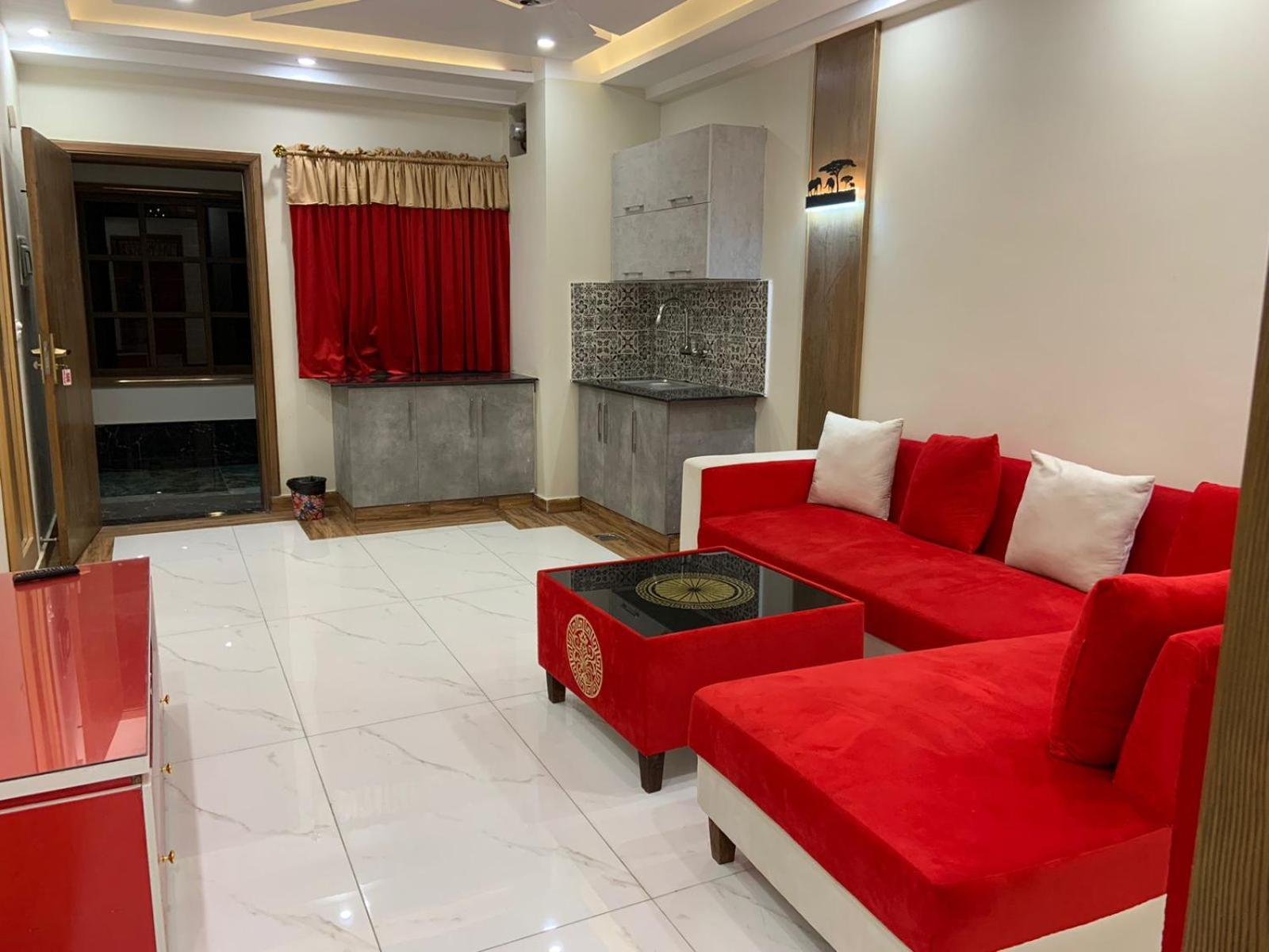 Royal Galaxy Hotel & Residence - Near Islamabad International Airport & Motorway エクステリア 写真
